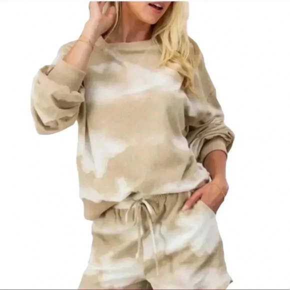 Urban Daizy White and Tan Sweatshirt - Picture 1 of 5